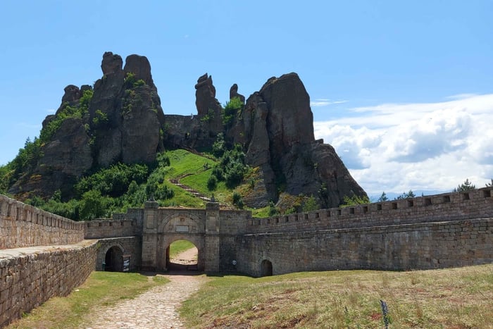 Da Sofia: Escursione di un giorno alle rocce e alla fortezza di Belogradchik