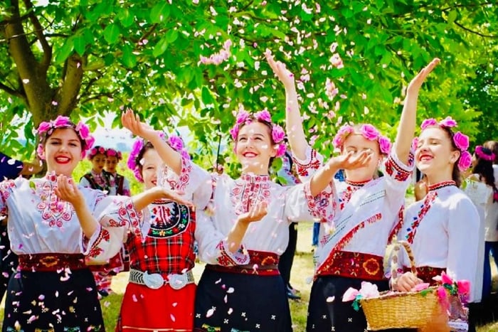 De Sofia: Evento exclusivo – Festival das Rosas em Kazanlak