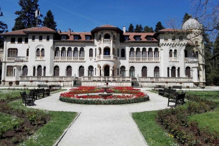 From Sofia: Krichim Palace and Wine Tasting Day Tour