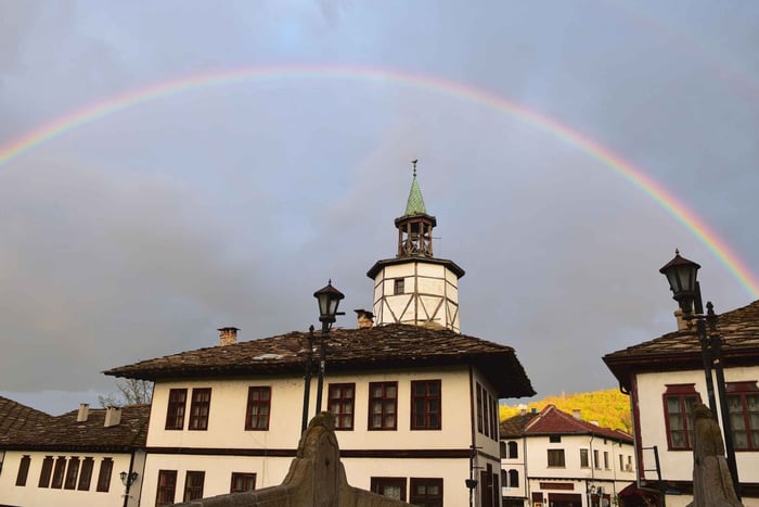From Veliko Tarnovo: Guided Day Tour to Tryavna by train