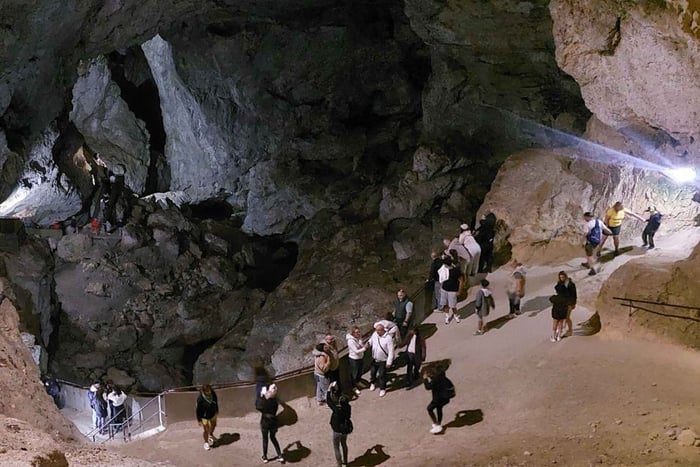 Plovdiv: gita di 1 giorno alla Gola del Diavolo e alle grotte di Yagodinska