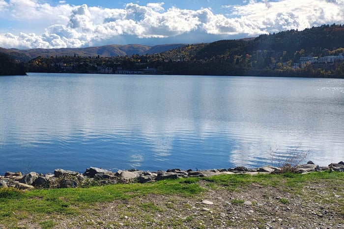 Sofía, lago Pancharevo y río Iskar, con guía. Recogida y regreso