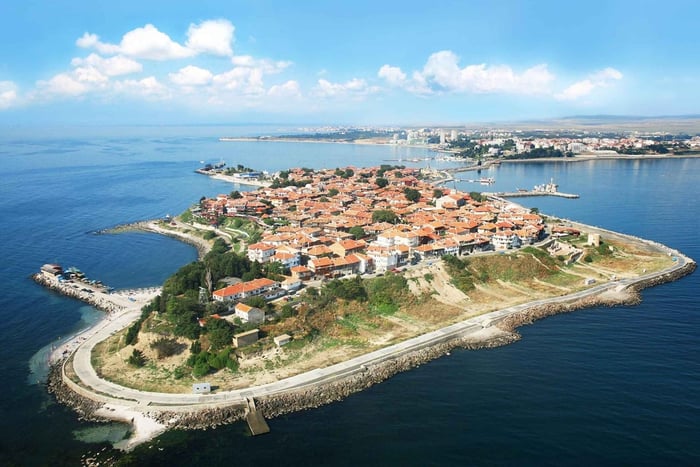 St.Vlas and Sunny Beach: Nessebar Guided Tour and Free Time