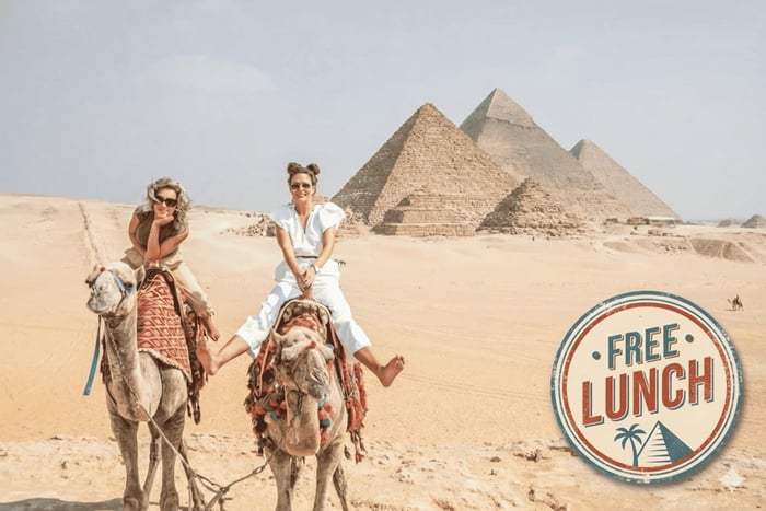 Le Caire : Visite guidée des pyramides, du bazar et des musées par une femme