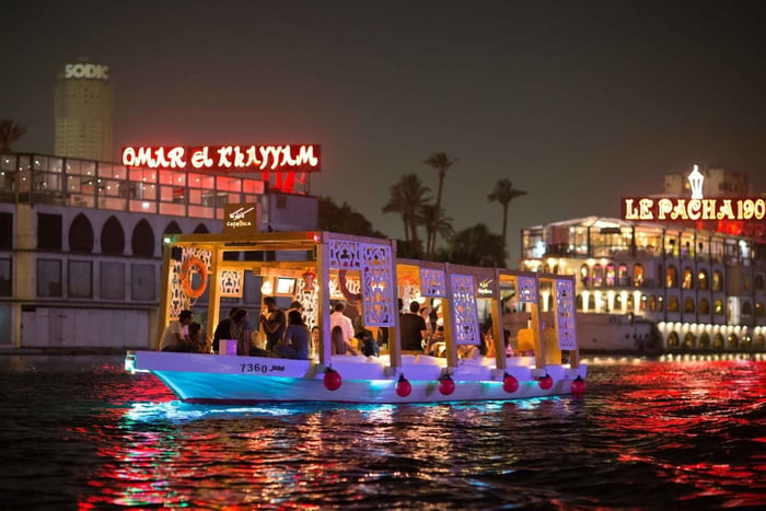 El Cairo: paseo privado en faluca, barra libre.
