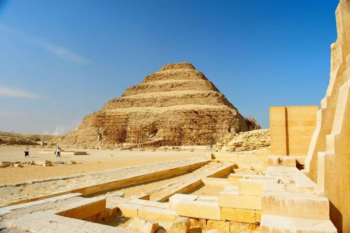 From Cairo: Saqqara and Memphis Pyramids Tour
