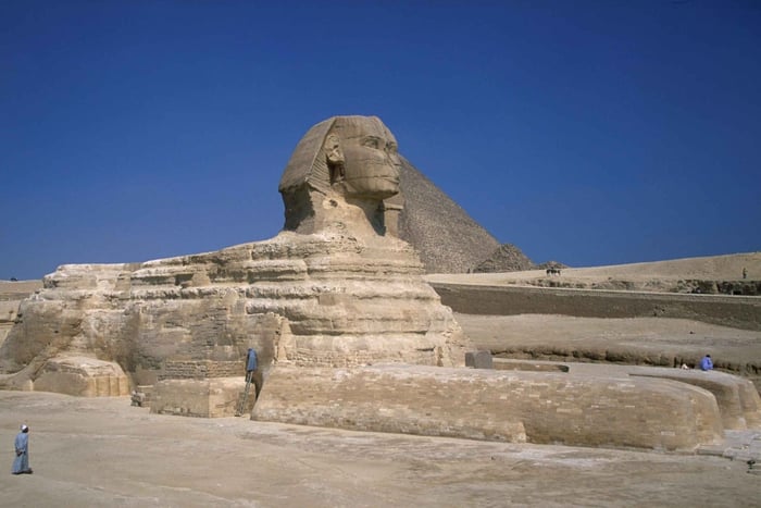 Vom Hafen El Sokhna: Pyramide von Gizeh und Ägyptisches Museum