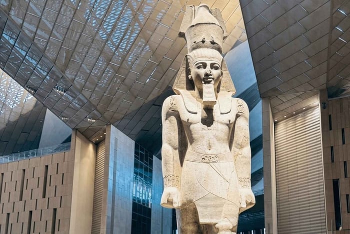 Bussresa från Hurghada till Kairo: Pyramiderna och Grand Egyptian Museum