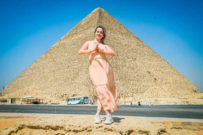 Hurghada to Cairo: Pyramids & Museum for First-Time Visitors