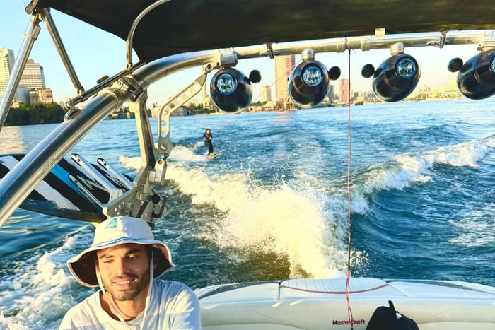 El wakeboard privado en el Nilo
