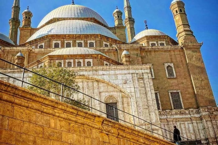 Podróż do świętego Kairu: odkrywanie koptyjskiego i islamskiego dziedzictwa