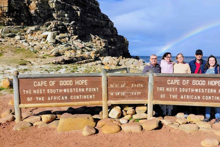 2-Day Private Tour with Penguins, Safari & Wines
