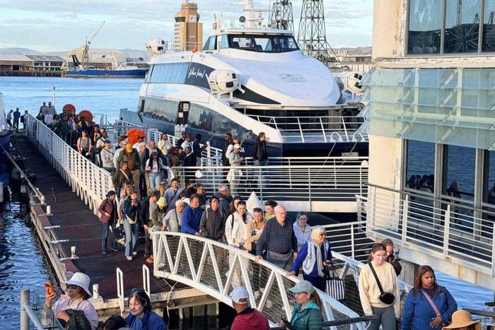 Robben Island Tour & Tafelberg Tour mit Führung
