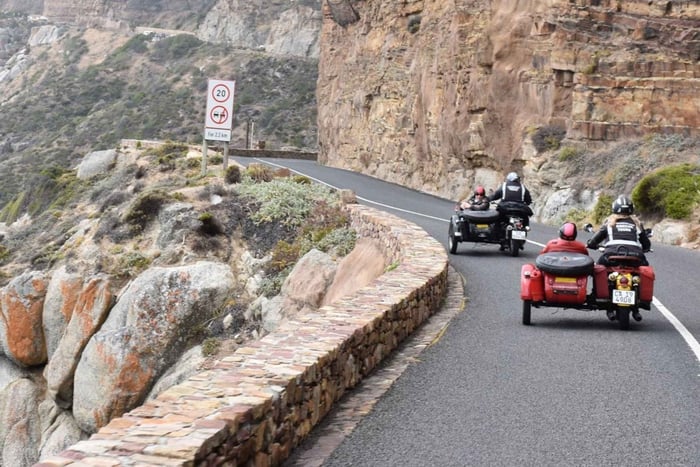 Kapstadt: Sidecar-Küstenfahrt zur Lion's Head Wanderung bei Sonnenuntergang
