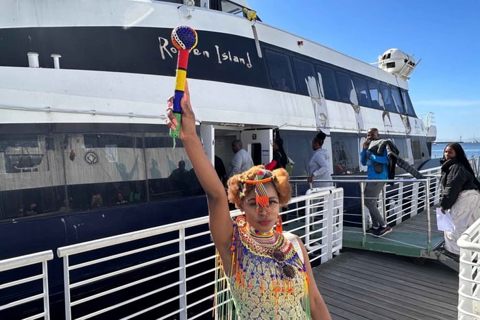 Cape Town: Robben Island Ferry Ticket and Guided Prison Tour