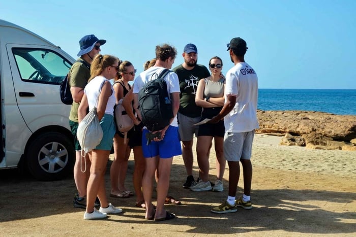 Excursão de meio dia com tudo incluído Salinas, Baía dos Tubarões Olho Azul