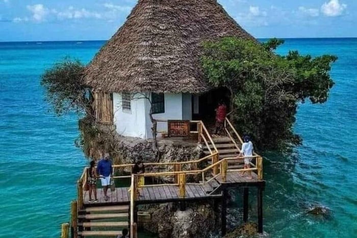 Zanzibar: Restauracja The Rock – kolacja nad oceanem