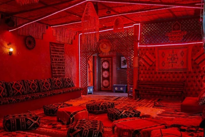 Agadir: Passeio de Camelo ao Pôr do Sol e Experiência de Jantar Marroquino com Espetáculo