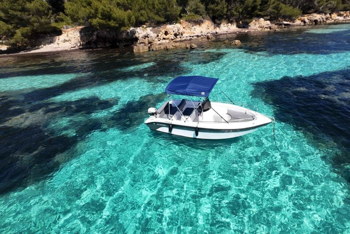 Cannes: Bådtur uden kørekort til Lerins-øerne