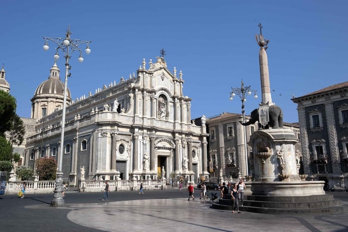 Catania from Above: Tour with Panoramic Terrace and Lunch at the Castle