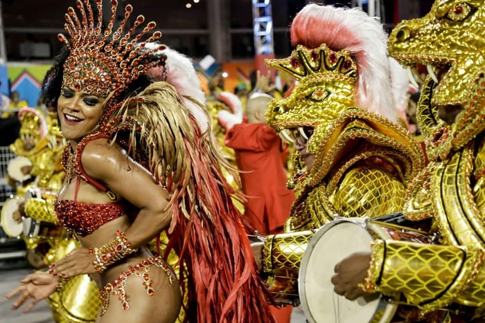Desfile de Carnaval das Campeãs no Sambódromo: Ingressos e traslados