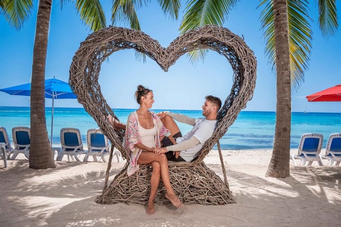 Cozumel Cancúnista ja Riviera Mayalta: Kuza Escape -buffet ja avoin baari