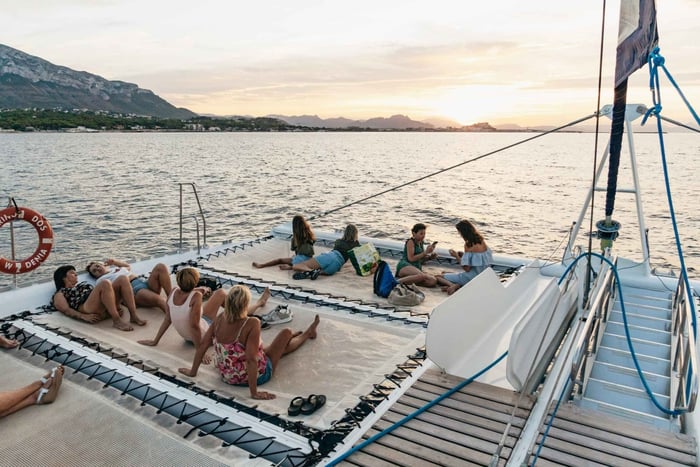 Dénia: Cruzeiro de catamarã durante o dia ou ao pôr do sol