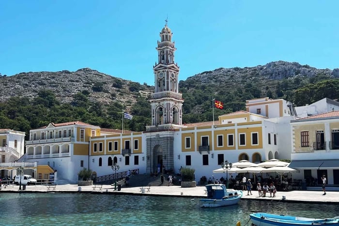 Vanuit Lindos: boottocht naar Simi en het klooster Panormitis