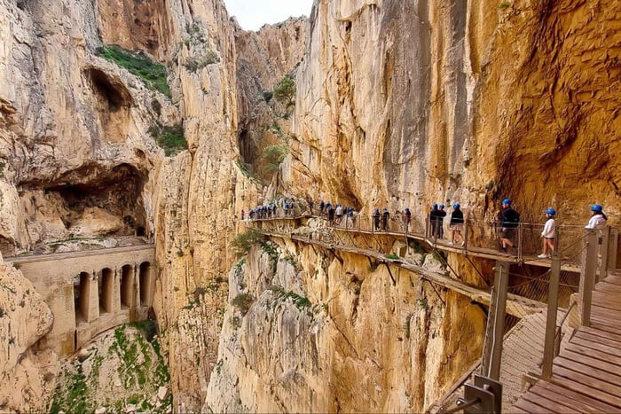 From Málaga: Caminito del Rey Guided Day Trip
