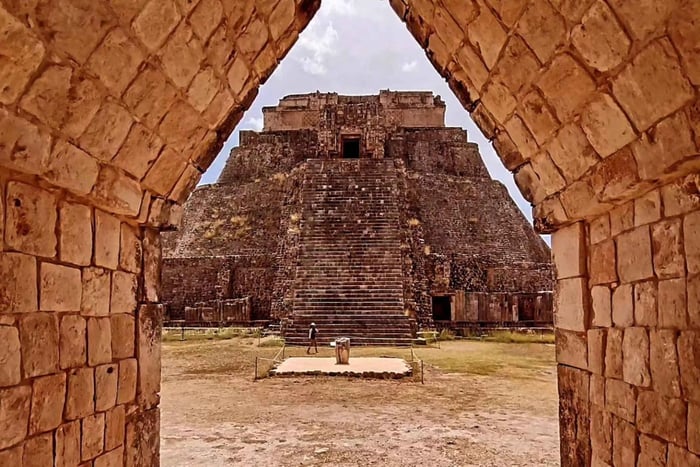Z Méridy: Uxmal, Kabah i cenote z odbiorem, lunchem i grą online