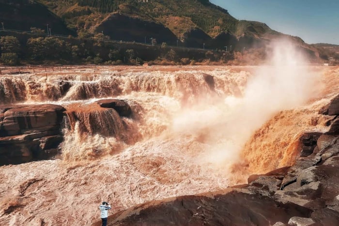 Desde Xi'an: tour de 1 día a la cascada de Hukou y el mausoleo de Huangdi