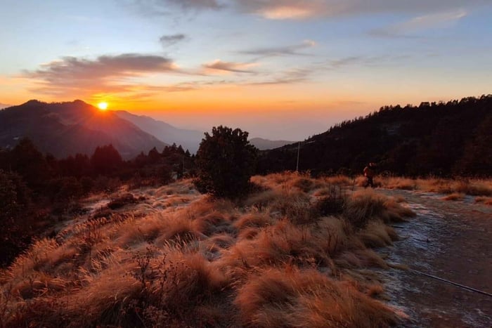 Kathmandu: Himalayan Sunrise with Spiritual Evening Aarati