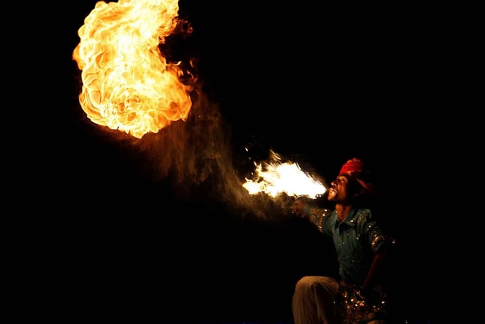 Marrakesch: Agafay Sonnenuntergangsdinner mit Musik & Feuershow