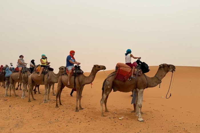 Merzouga: Kameliretkiä, kahden yön paketti, neliveto ja paimentolakierros