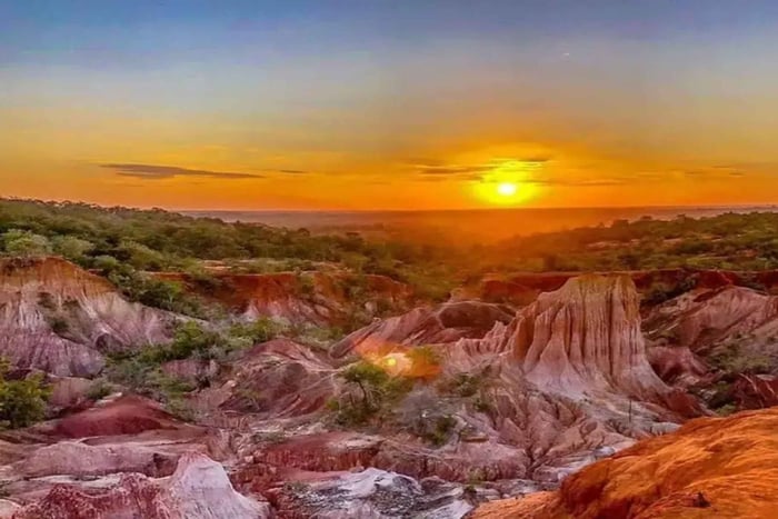 Mombasa: zonsondergang bij Marafa, ruïnes van Gede en Malindi