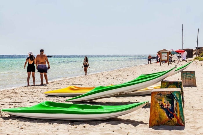 Monastir: paseo en barco pirata a la isla de Kuriat con bebidas