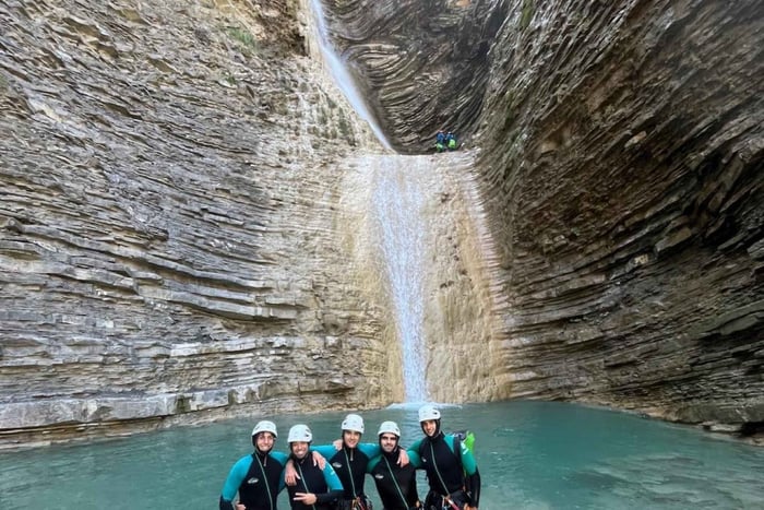 Ordesa: Os Lucas Gorge Beginner Canyoning Adventure
