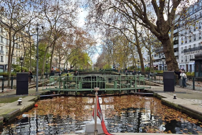 Paris Canal St-Martin Sightseeing Cruise (Live Commentary)