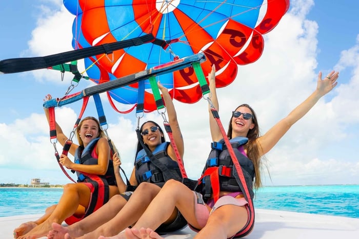Providenciales: parasailen bij Grace Bay Beach