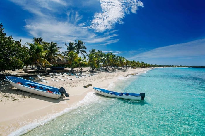 Punta Cana: fiesta en barco al atardecer con champán en Saona Beach Club