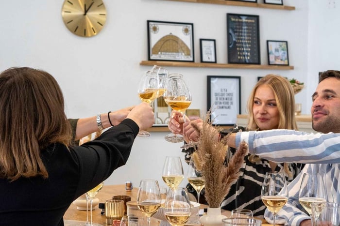 Reims: Morning Champagne Tasting with Local Expert