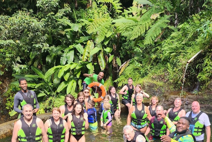 Roseau: Recorrido por la Garganta de Titou, las Aguas Termales, las Cascadas y el Arrecife Champán