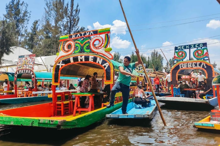 CDMX: Xochimilco, Coyoacan, Frida Kahlo Museum & Wandmalereien Tour