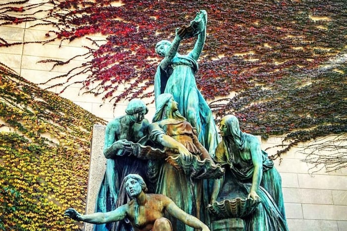 tour a piedi sulla storia delle donne con interni