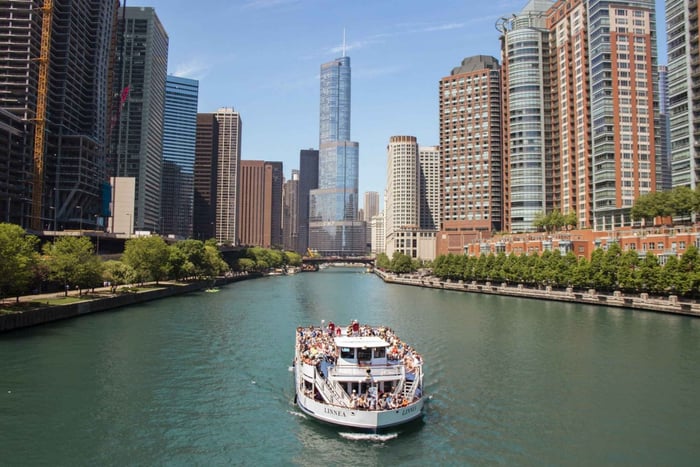 Crociera architettonica guidata di 1 ora e mezza sul fiume Chicago
