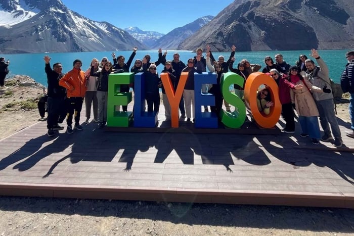 Cajon del Maipo / El Yeso Reservoir with Chilean Fiesta and Picnic, All Year Round