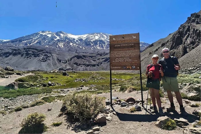 Cajón del Maipo: vulkanen San José + varma källor med foton och snacks