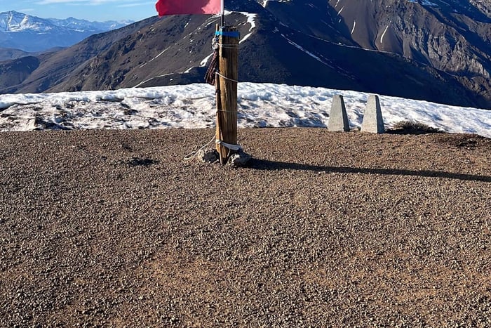 Cerro Provincia: Guided trail running or hiking tour with a local expert.