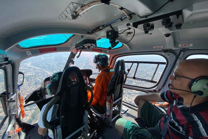 Privat helikoptertur ved Yeso-reservoaret i Andesfjellene