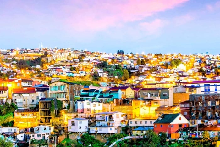San Antonio: Privat transport til Santiago via Valparaiso